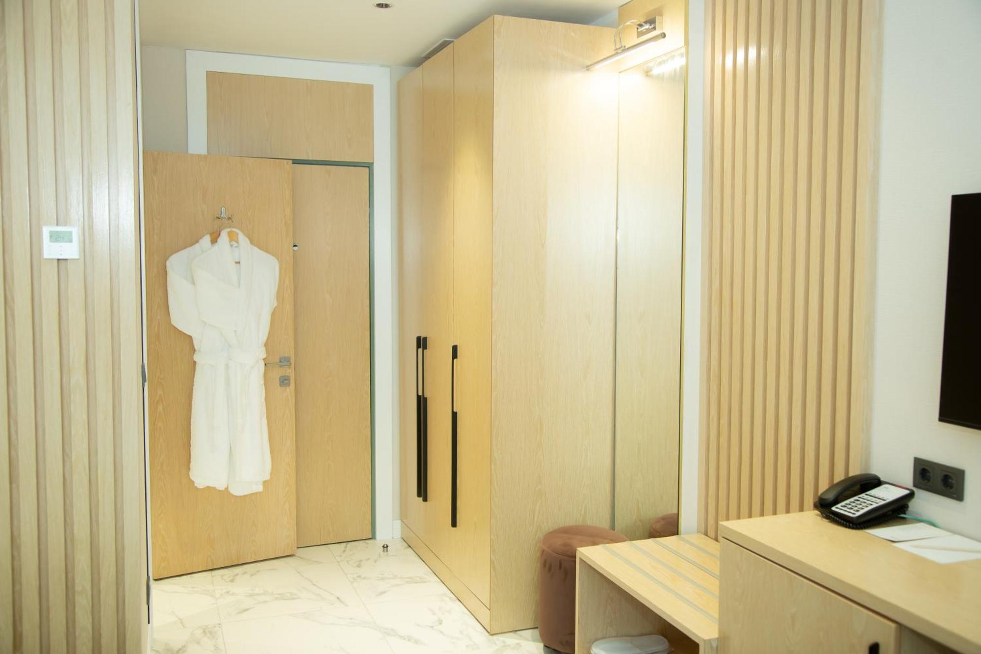 Park Dedeman Almaty Hotell Eksteriør bilde